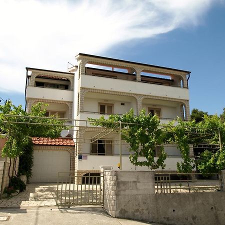 Apartments Biserka Rab Town Extérieur photo