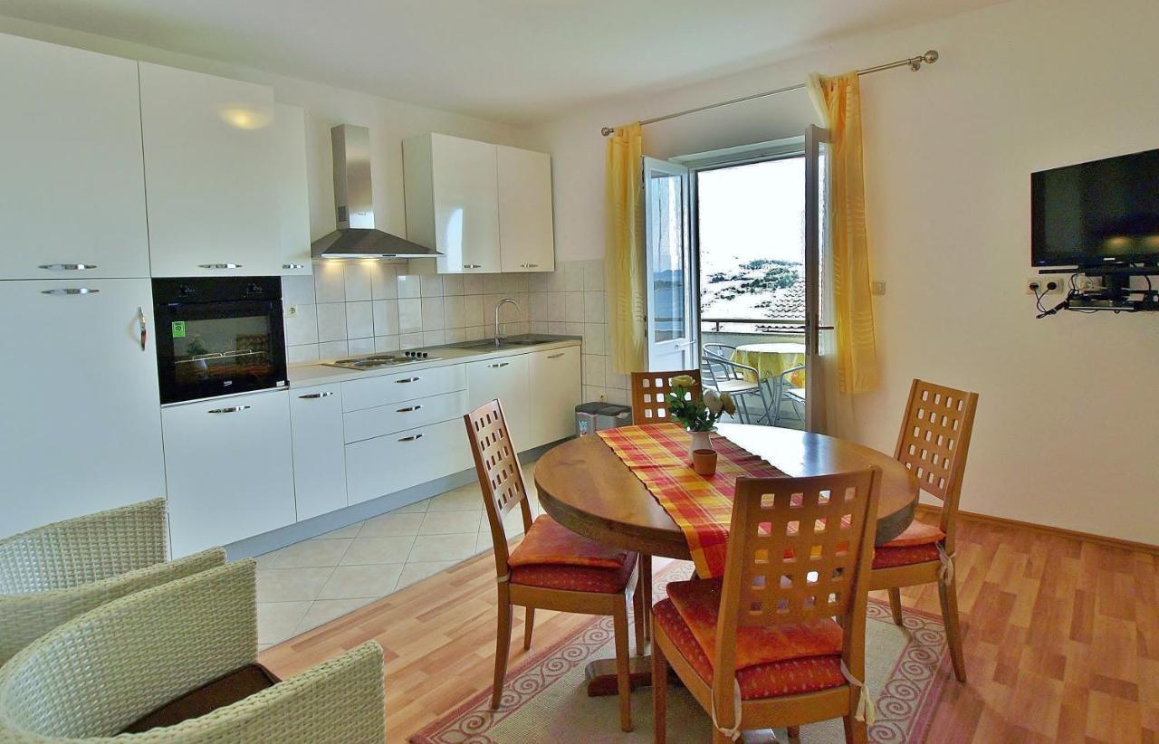 Apartments Biserka Rab Town Extérieur photo