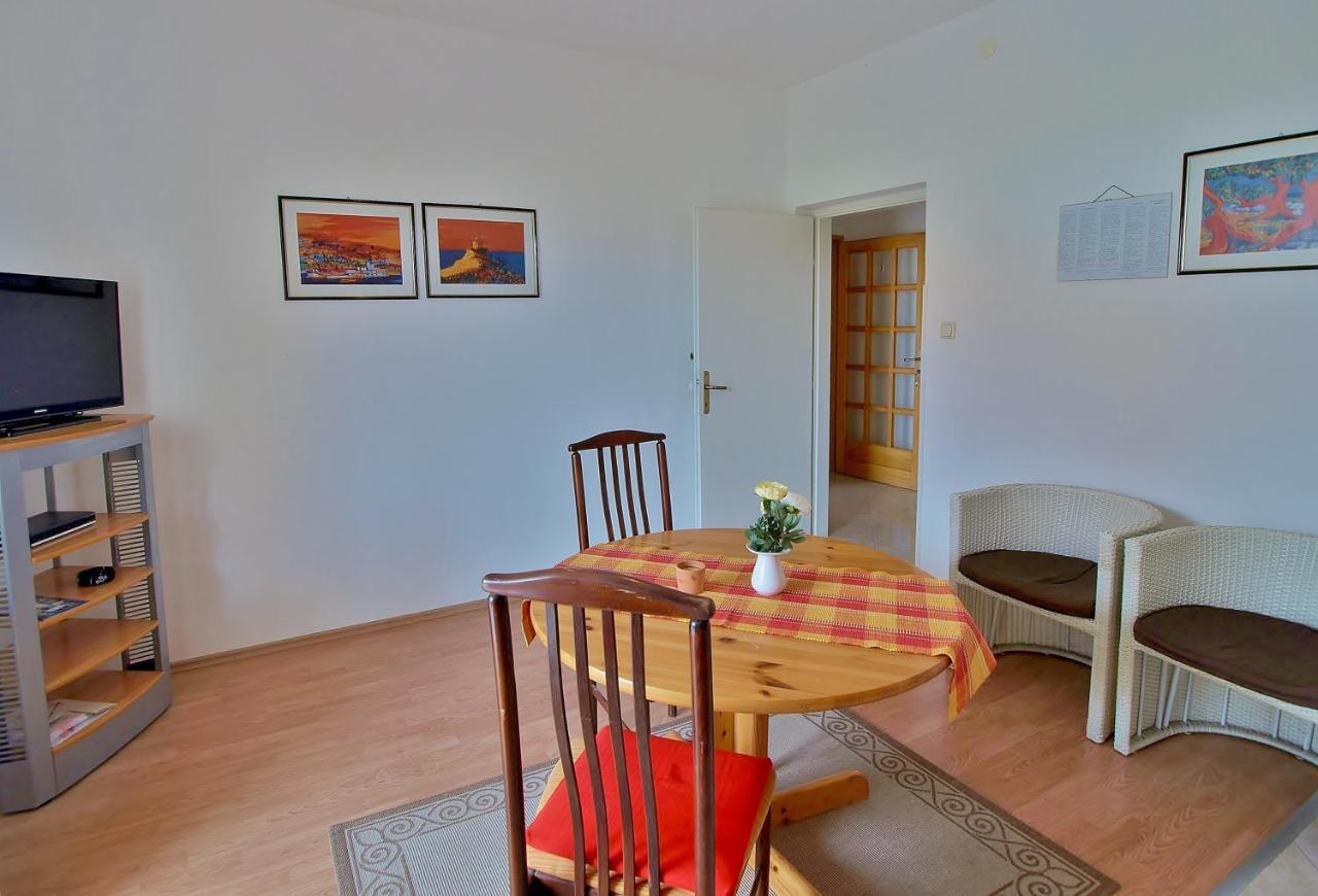 Apartments Biserka Rab Town Extérieur photo