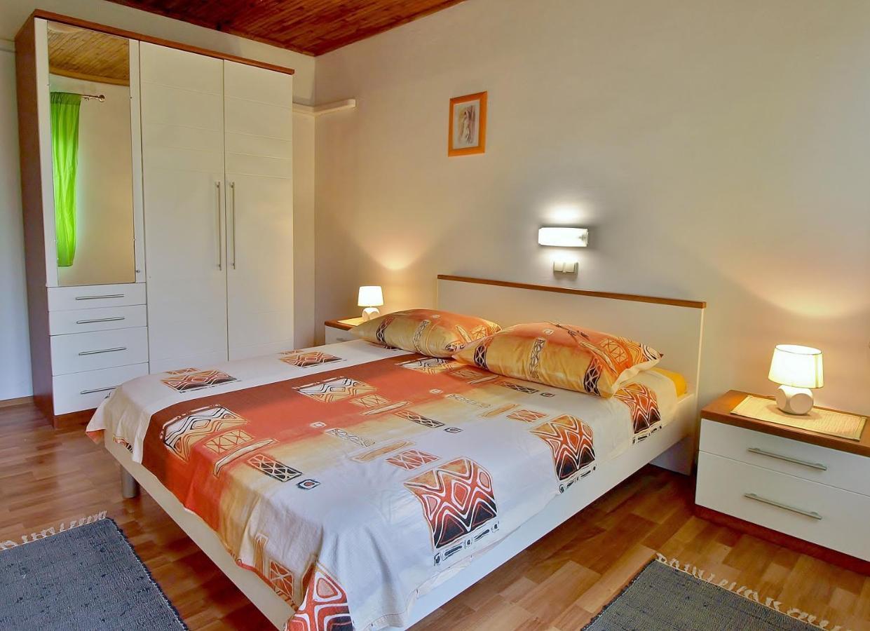 Apartments Biserka Rab Town Extérieur photo