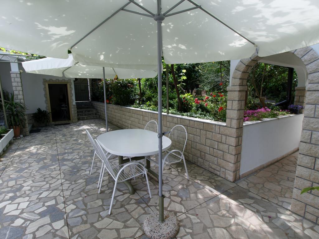 Apartments Biserka Rab Town Extérieur photo